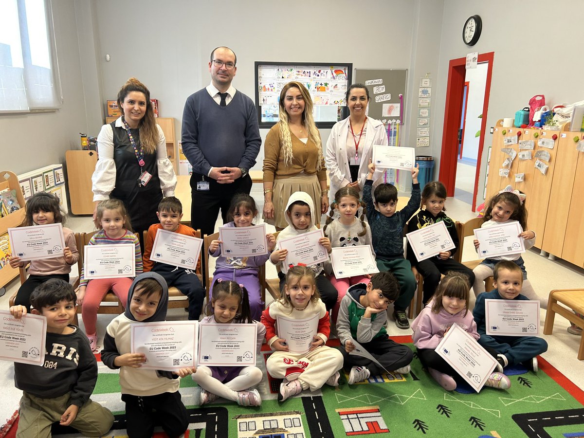 BK_Batikent's tweet image. 7-22 Ekim haftasında düzenlenen Codeweek 2023 etkinliğine Anaokulu 5 yaş ve İlkokul 4. sınıflar olarak katıldık. Öğrencilerimizi katılımlarından ötürü tebrik ediyor, başarılarının devamını diliyoruz. ❤️💙
#bahçeşehirkoleji #codeweek2023