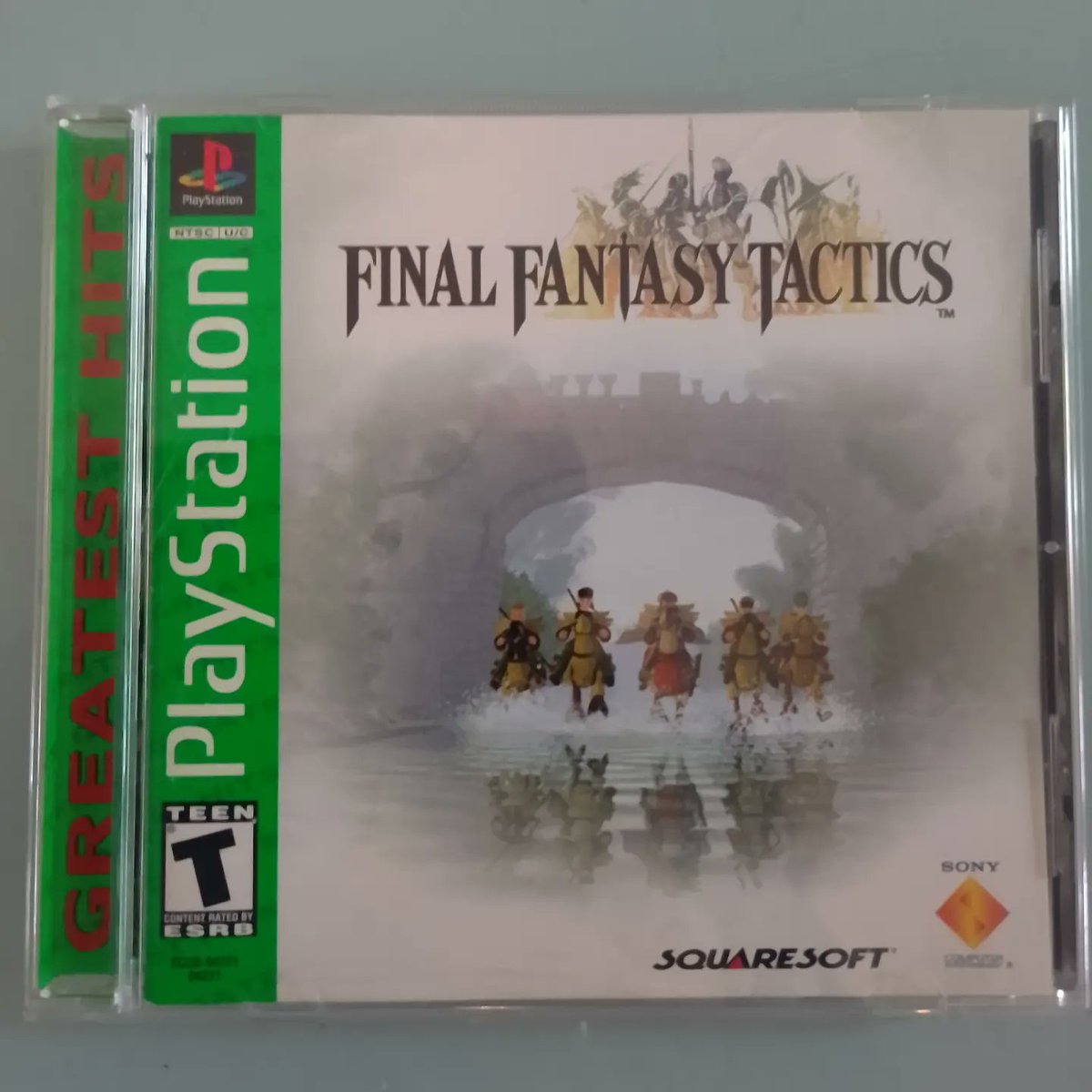 dysflow's tweet photo. Ce genre de trouvaille collector dans un bon vieux carton 😏.

#finalfantasy #PlayStation #gaming https://t.co/qHHuaTlXm4