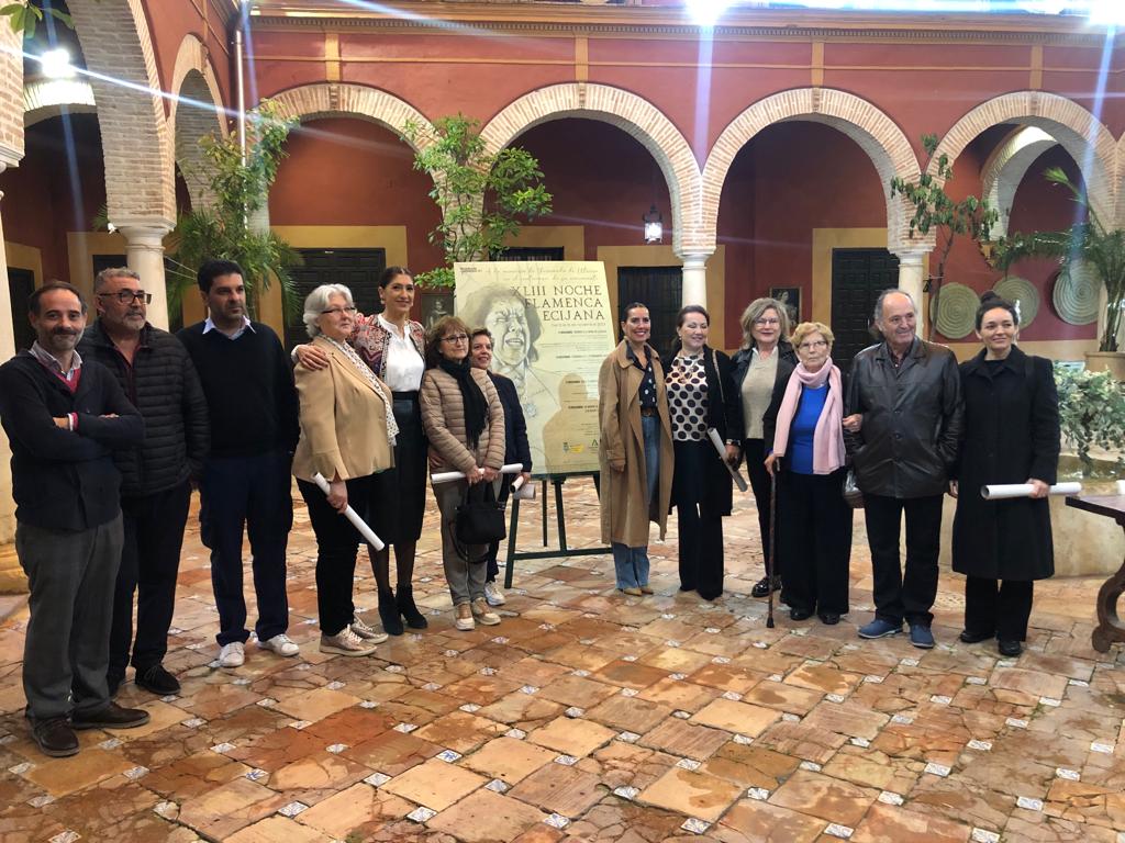 El  Palacio de Los Palma de #Écija ha acogido hoy la presentación del XLIII  Festival Noche Flamenca Ecijana a la que han acudido Silvia Heredia,  Alcaldesa de Écija, y Laura Hurtado, Delegada de Cultura y Turismo.