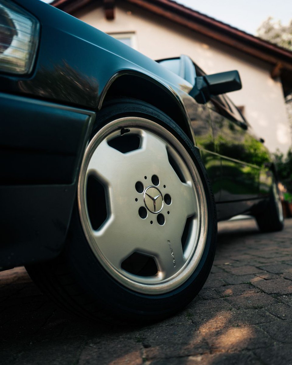 Our 'Life With My Classic.' series features Mercedes-Benz classic car owners who drive them daily! In this episode, host Alex Kersten meets Shareen Raudies and the first car she ever owned, a Mercedes-Benz 190 E: mb4.me/life_with_my_c… #MBclassic
