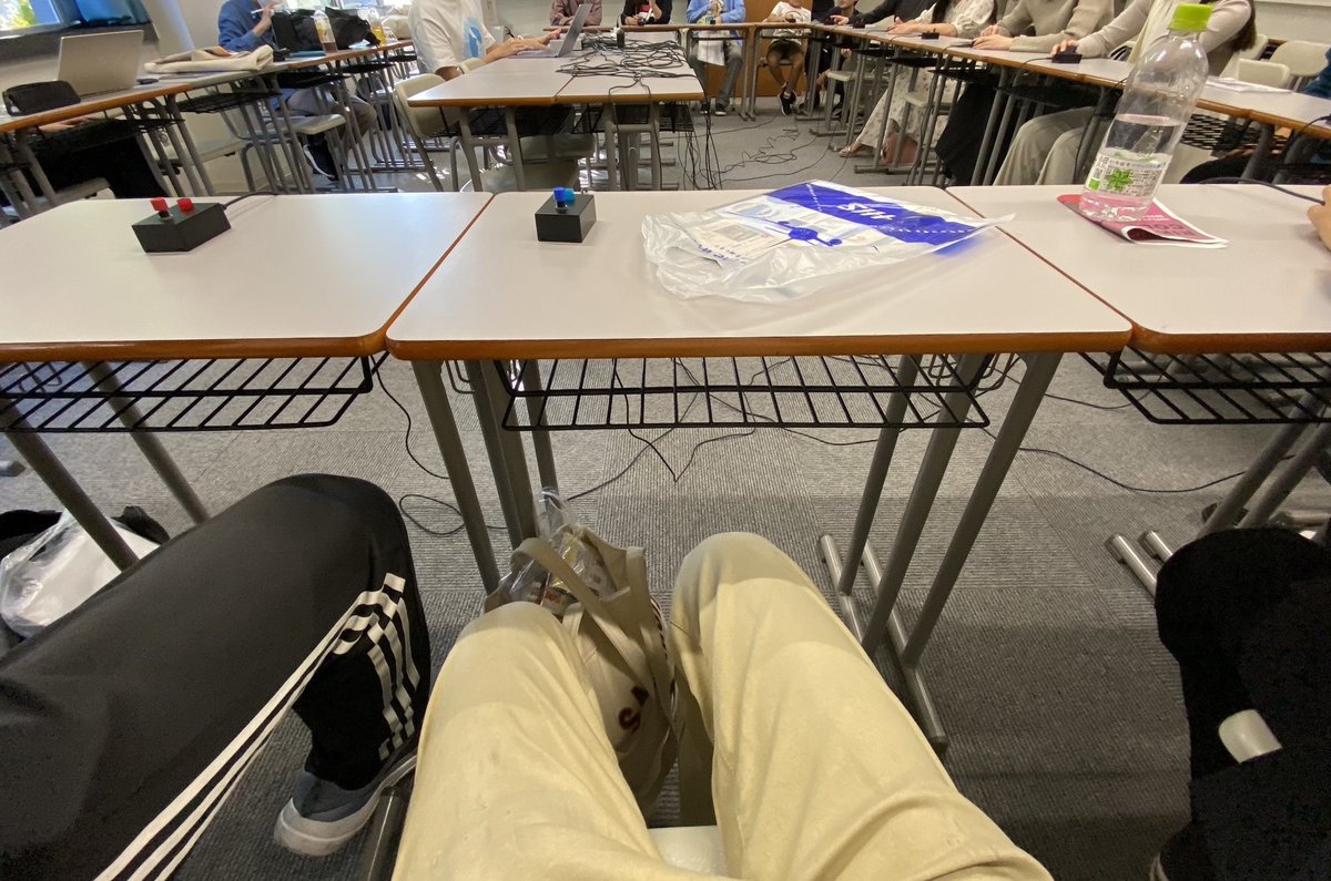Tianduohai61's tweet photo. 立教大学にボタン押しに行きました〜
RUQAの人達とも交流できてよかったです！ありがとうございました！
#RUQA https://t.co/SXeHEbJJ3a