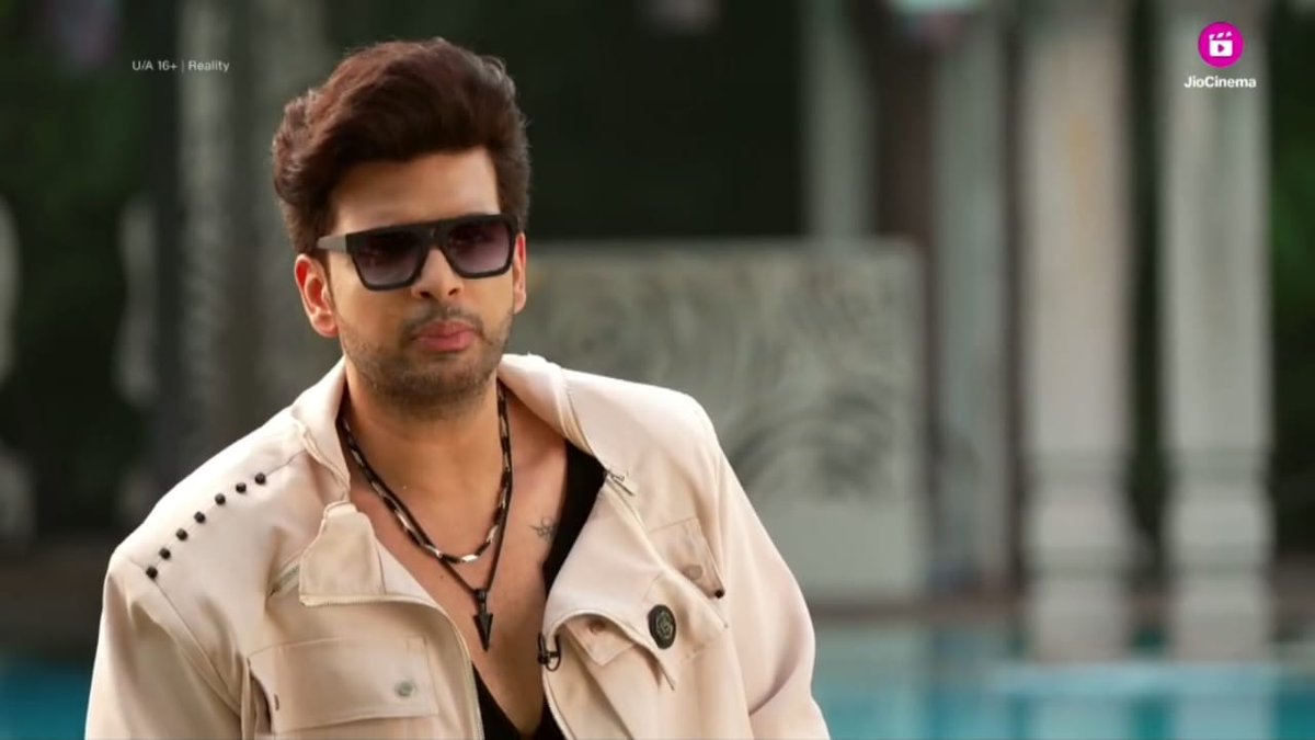 iShrishtpanday's tweet photo. Only an hour to go for the grand premiere of #TemptationIslandIndia and I can’t be more excited to watch what all this hype is about! https://t.co/PRABszRgmi