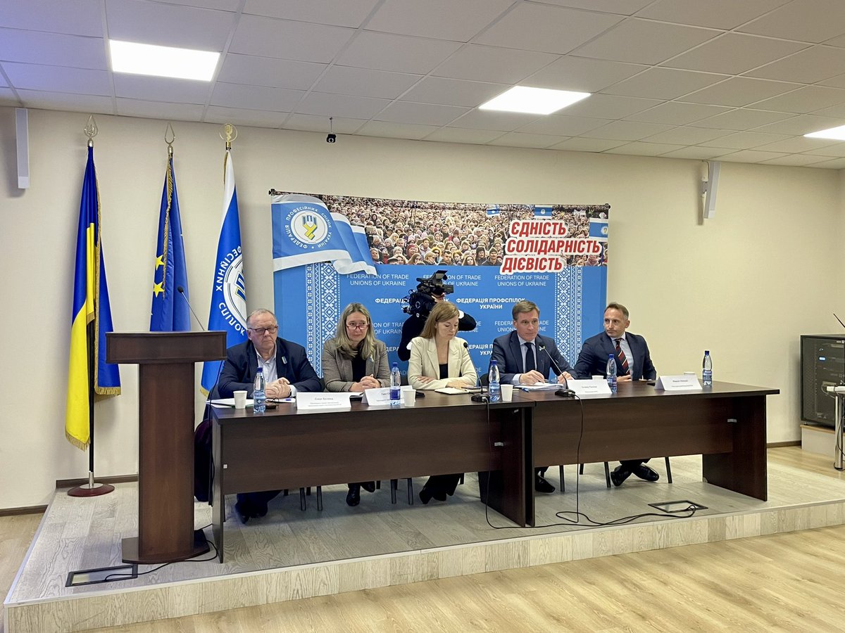 A great meeting with <a href="/oliverroepke/">Oliver Röpke</a> <a href="/EESC_President/">Séamus Boland</a> in Kyiv.
Talking about how we can increase engagement of young Ukrainians in #EU integration process. Together we can doing more for better future of EU and Ukraine as well! <a href="/OlChabaniuk/">Olha Chabaniuk</a> <a href="/Kate_voloshko/">Kate</a> <a href="/WorkersEESC/">Workers' Group EESC</a> <a href="/EU_EESC/">European Economic and Social Committee</a>