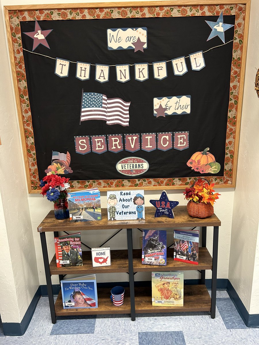 SLEMediaCenter's tweet photo. @SLESeahawks are Always THANKFUL for our Veterans!  #VeteransDay #VeteransMonth #USA #thankyouforyourservice https://t.co/k4j24Ahi8g