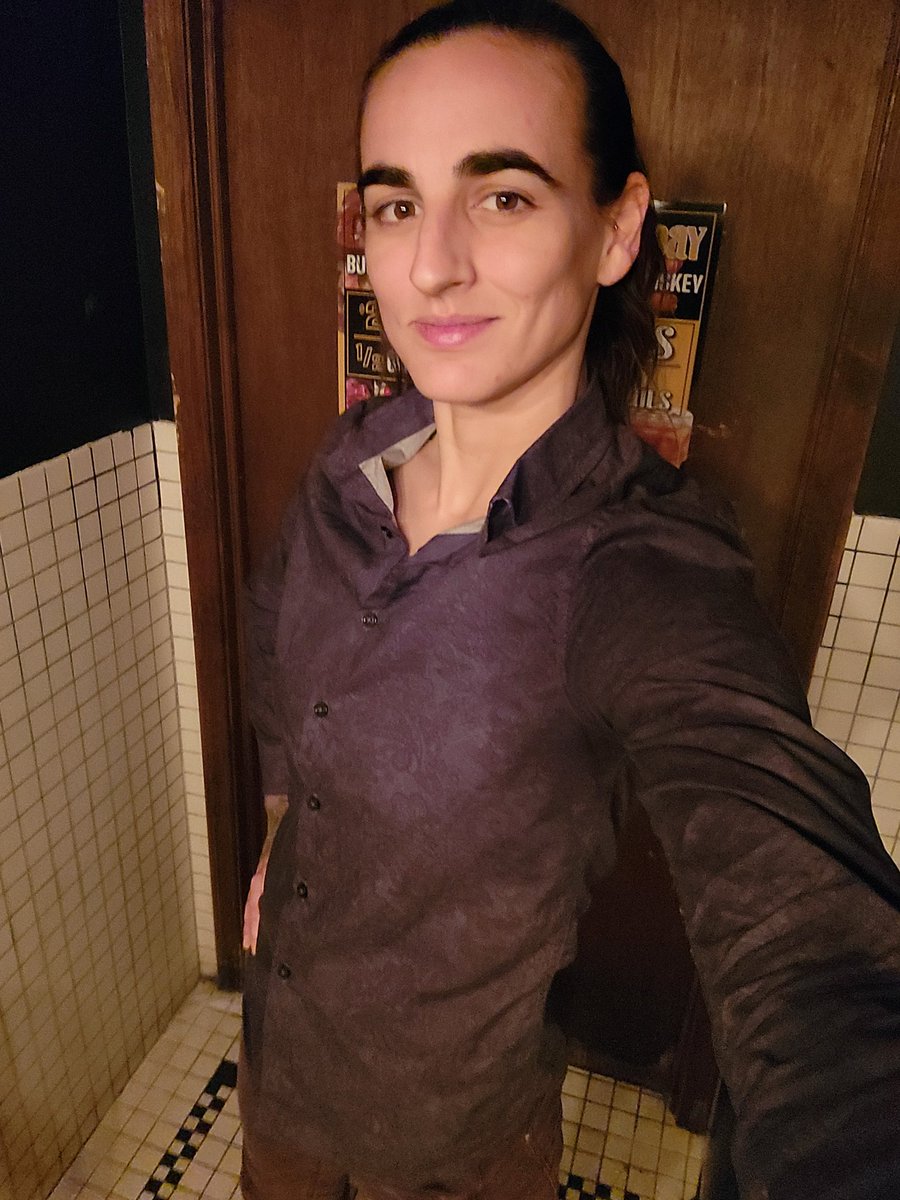 kem11235's tweet image. Finally a good fit. Thanks, @lordsofharlech 

#lordsofharlech