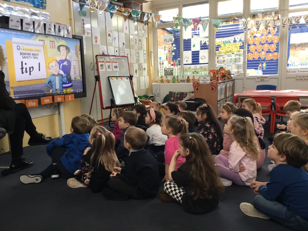AlkringtonPS's tweet image. In #RW we’ve been talking about being extra safe over the Bonfire weekend celebrations. Fireman Sam had 10 tips for safety. #PSED