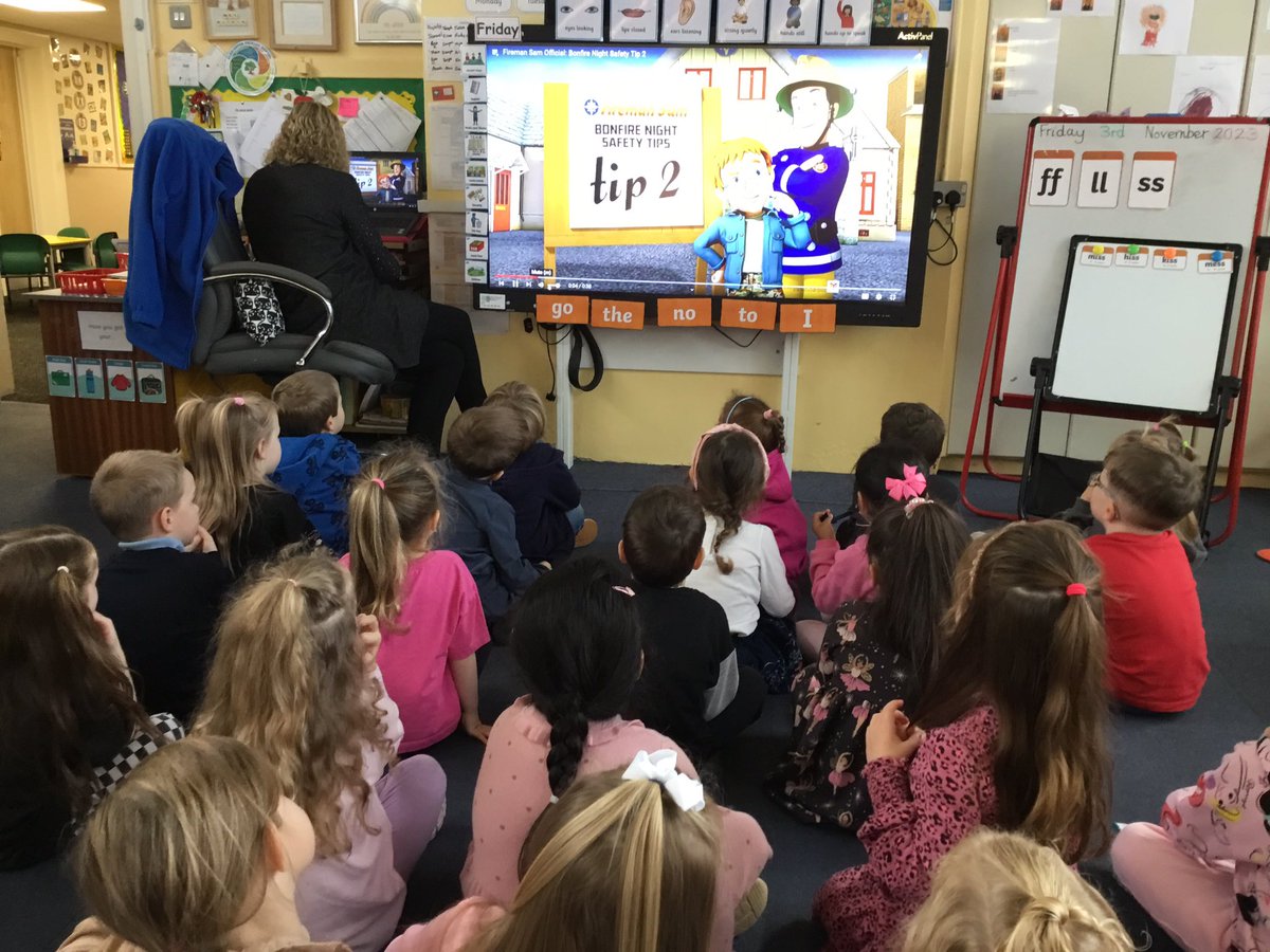 AlkringtonPS's tweet image. In #RW we’ve been talking about being extra safe over the Bonfire weekend celebrations. Fireman Sam had 10 tips for safety. #PSED