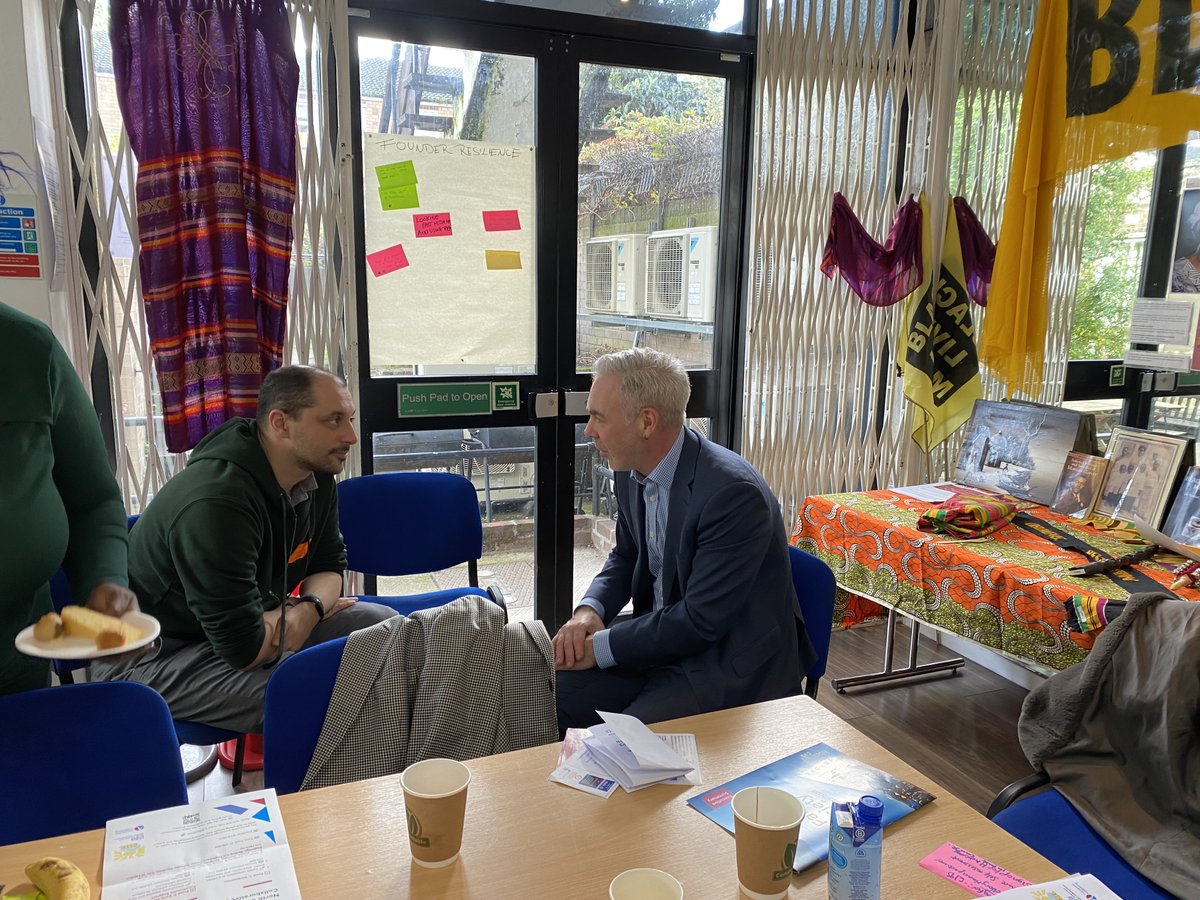 CompassWB's tweet photo. Flashback to last week when we were part of the Hackney @socialfounders October Forum at @hackneycvs. A wonderful and useful event bringing together innovators and entrepreneurs from across the borough and sharing helpful resources like @hackneygiving @ImpactHackney and us! https://t.co/78zjweOfVo