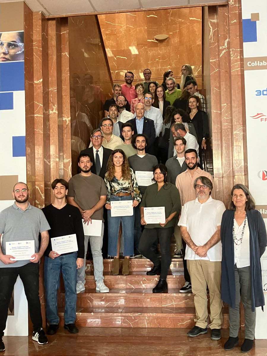 Lliurament dels premis als millors Treballs de Fi de Grau dels estudis de <a href="/epsuib/">Escola Politècnica Superior de la UIB</a>! 

Enhorabona a tot l’alumnat que va participar i va fer d'aquesta primera edició un èxit! 🙌

#FUEIB #EPS #UIB #TreballsFiDeGrau #PremisTreballs