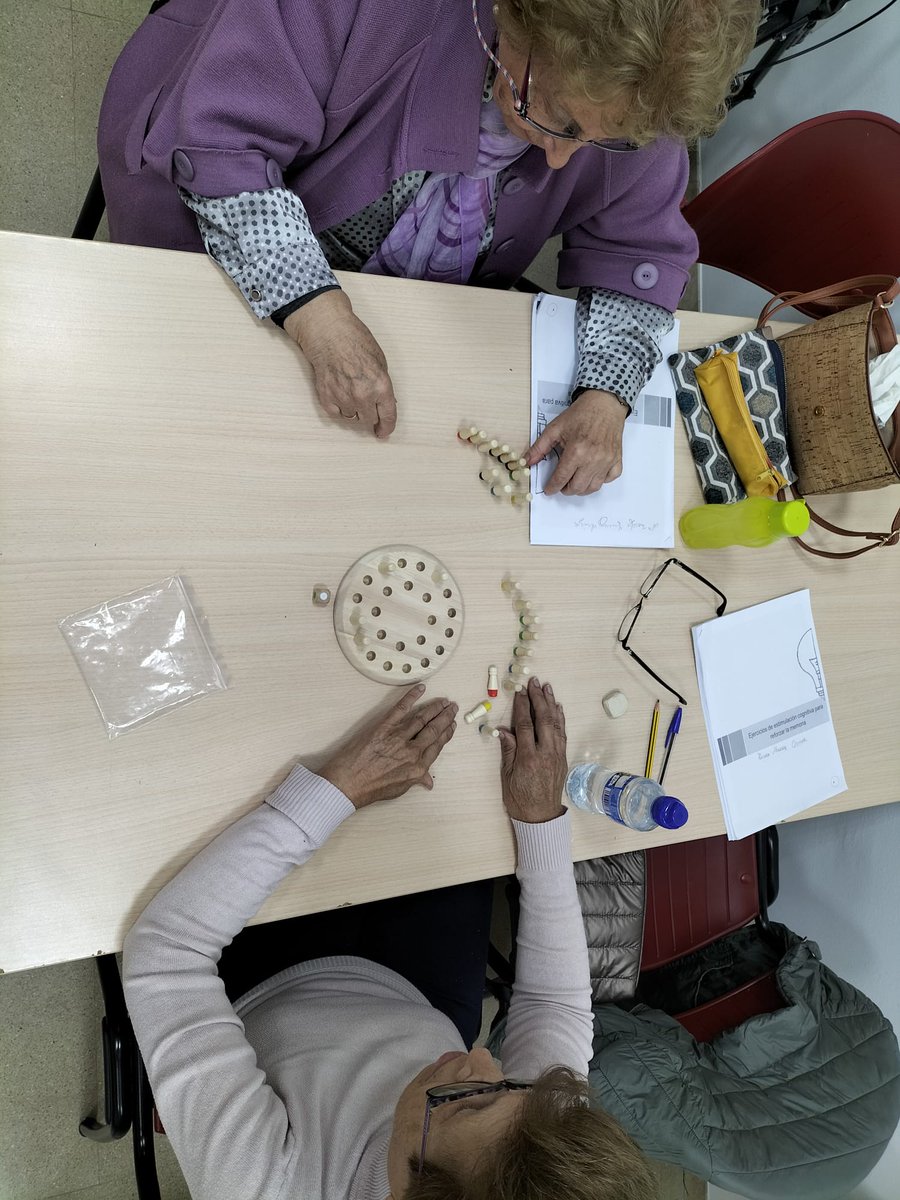 SolidaridadIn's tweet image. 📸 ¡Taller #Estimulatumente #ProgramaProximidad en Fernán Núñez (Córdoba)! 

🧠✨ Descubre cómo potenciar tu intelecto y disfrutar de esta experiencia única. 
 #FernánNúñez #Córdoba #Taller #Aprendizaje