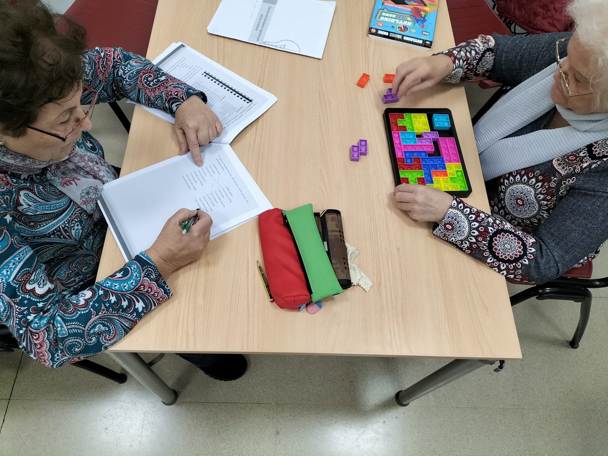 SolidaridadIn's tweet image. 📸 ¡Taller #Estimulatumente #ProgramaProximidad en Fernán Núñez (Córdoba)! 

🧠✨ Descubre cómo potenciar tu intelecto y disfrutar de esta experiencia única. 
 #FernánNúñez #Córdoba #Taller #Aprendizaje