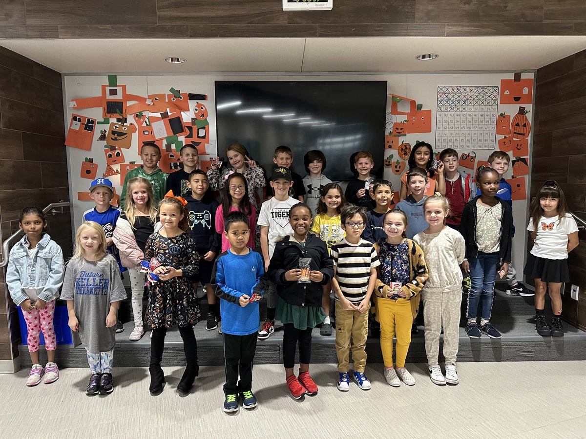 2nd grade weekly celebrations! Celebrating student successes is apart of our culture! #hasletishome