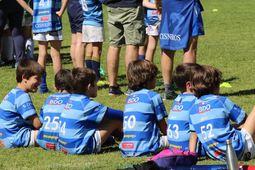"Día del amigo" de la escuela de rugby Cisneros.👫
Traéte a un amigo mañana sábado a jugar (o pásate para probar)🩵

Acércate a conocernos y ven con ropa deportiva, porque vamos a jugar todos.

Te esperamos a las 10:30h en el Paraninfo‼️