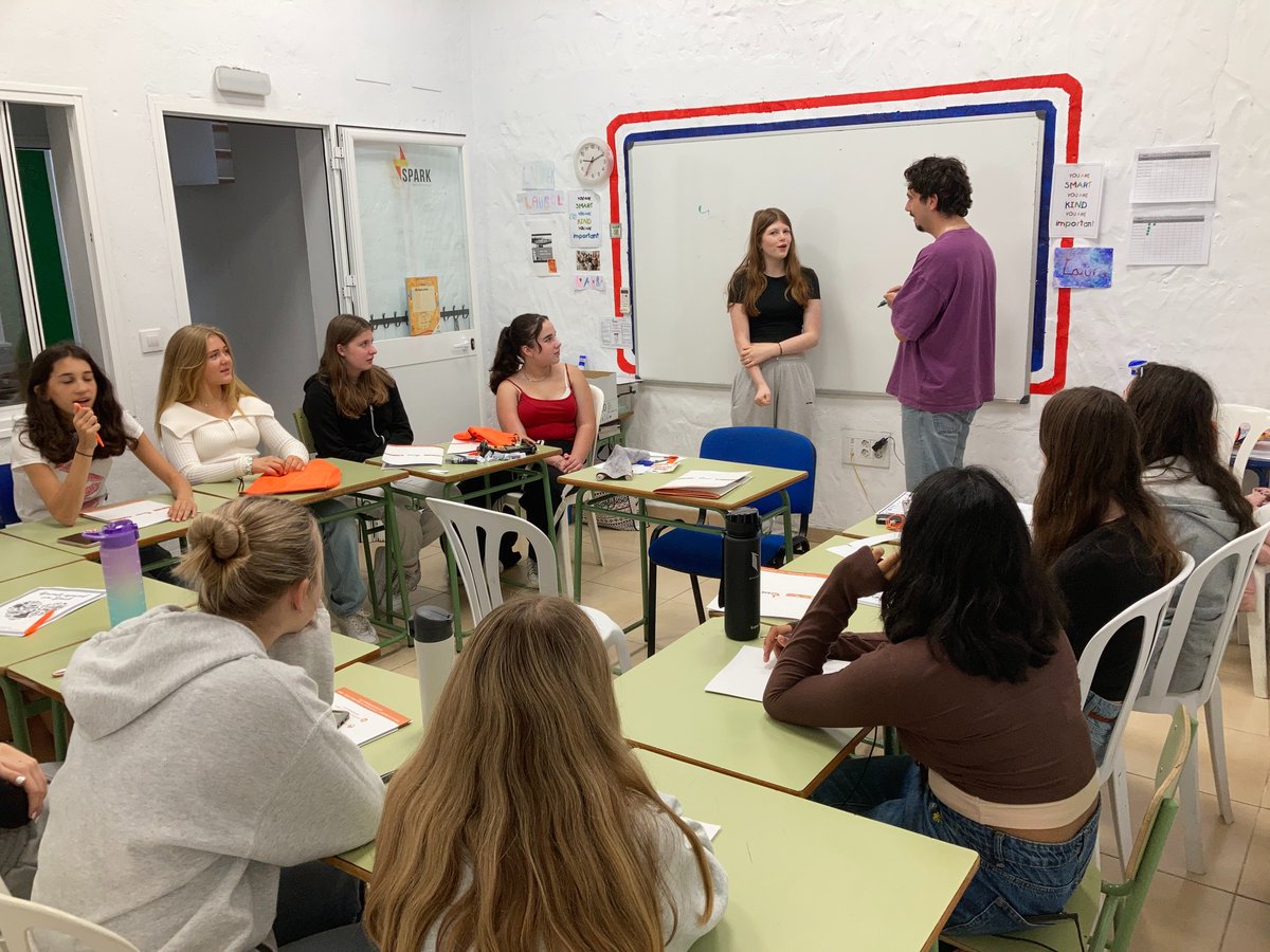 PipersSenior's tweet photo. #PipersYear9 and #PipersYear10 are enjoying their Spanish Trip! They arrived on Wednesday and spent the evening playing games on the beach. Students had the opportunity to use their Spanish skills in their first lesson yesterday morning. #PipersInspire #PipersPotential #PipersMFL https://t.co/QH5mEeZLX2