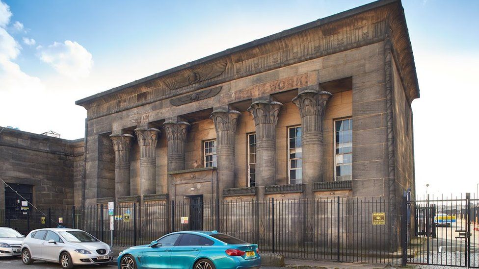 MrBasabose's tweet image. Pic 1 &amp;amp; 2: Temple of Horus in Edfu, Egypt.

Pic 3 &amp;amp; 4: Temple Works, a Victorian Factory in Leeds, UK. &quot;Designed&quot; by engineer James Coombe; painter David Roberts; &amp;amp; architect Joseph Bonomi in the Egyptian Revival style.
#Afritecture #AfricanArchitecture #EgyptianArchitecture