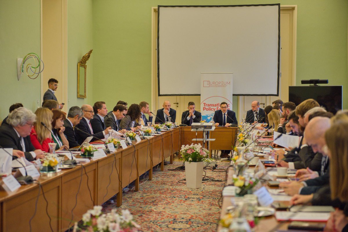S radostí jsem dnes otevřel již šestý ročník Transatlantic Policy Forum s juniorní náměstkyní <a href="/StateDept/">Department of State</a> Sonatou Coulter a <a href="/AmbDanFried/">Daniel Fried</a>. Pevná transatlantická vazba je zárukou naší bezpečnosti a prosperity.

Děkujeme <a href="/EUROPEUMPrague/">EUROPEUM 🇨🇿🇪🇺</a> a <a href="/AtlanticCouncil/">Atlantic Council</a> za dlouholetou spolupráci 🤝