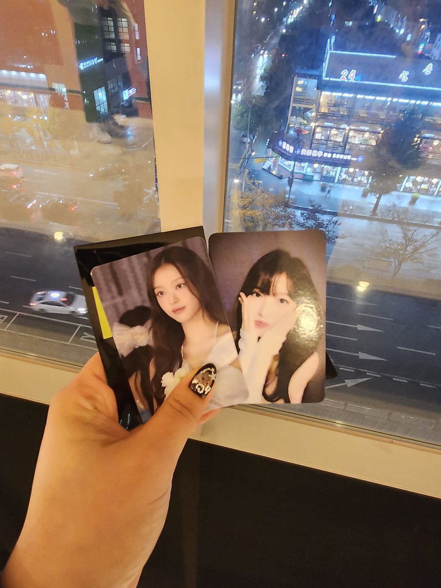 gywjd36's tweet image. 애들 용안에 눈이 멀어서 상영내내 숨참느라 죽는줄 알았어요

포카도 랜덤 뽑기라 재밌고 콘서트를 눈앞에 보는 기분 최고 

#VENTAX #걸스인원더랜드 #kpopvr