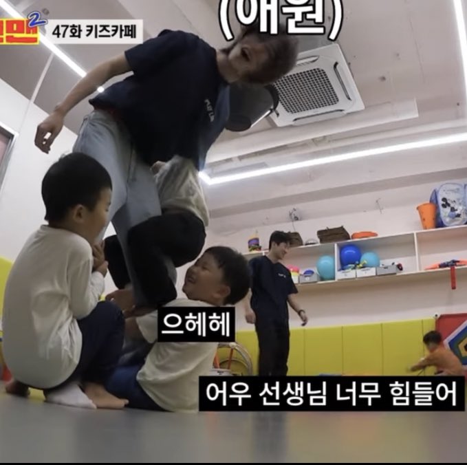 -kgf! bener harusnya mereka punya cwe &amp; cwo. biar anak cwe main sticker, dandan cantik, tea party sama pipi Kai trus yang cwo smackdown sama papah Bamu