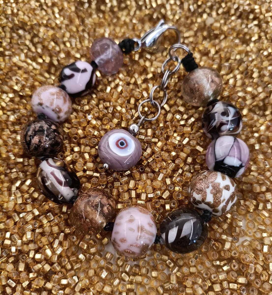 Marisa_venetian's tweet photo. A bracelet from the new collection! / Un bracciale dalla nuova collezione!

https://t.co/VxwPx4PWKx

#beadbracelet #newcollection #fashionista #NewArrival #GlassBeadBracelet #FashionForward #marisaconvento #venetiandreams #bottegacini #madeinvenice https://t.co/l5cc4xbQYw