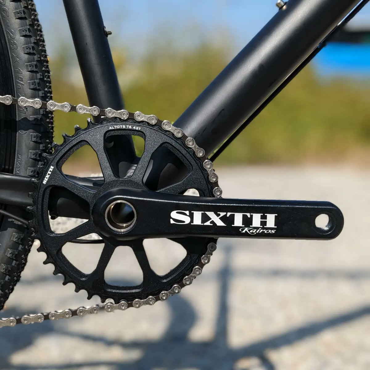 ROCKBIKES_home's tweet photo. 身長の高いお客様からのご注文。
ステムを110mmに変更し、シートポストも長めのものに交換しました。タイヤも少し細身の700x32cに。
Wrath Drop bar Custom 1x11s Gravel
Thank you Colin and David!
#ROCKBIKES #rockbikeswrath #gravelroad #gravelbike #alubike #A6061 #sixthcomponents https://t.co/kdW76W4Ygm