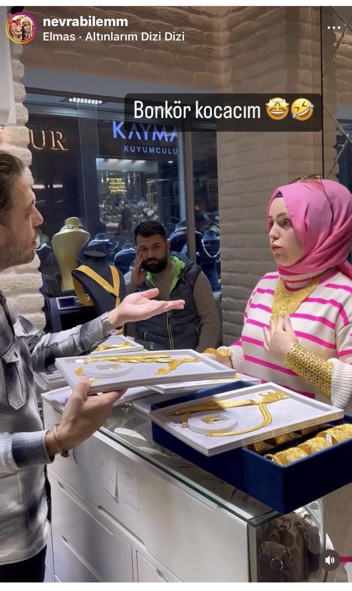 muhendisyenn's tweet photo. Arkadaşlar Nevra bilem telif attı sdfghjkl 😂
Bu çifti kesin araştırın sdfghjkl 😂 
Karısının canı külçe altın çekince gidip alan bir adamın videosu vardı,Dilan Polat ve Engin Polat çiftinden sonra Nevra bilem ve murat bilem 'in örnek iş hayatını konuşalım.
Siz ne düşünüyorsunuz? Yazmıştım. Kadın kendi paylaştığı videoya telif atıp kaldırttı. Bu çiftimizi merak ediyoruz sdfghjkl 😂
#DilanPolat