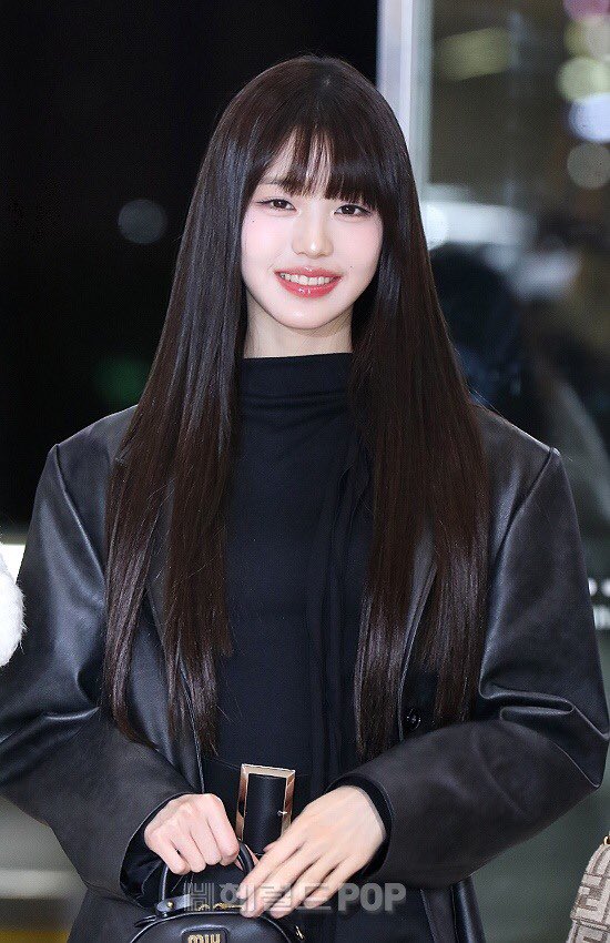 미친진짜 올블랙 개좋아서 머리터질거같음 시발..... .........