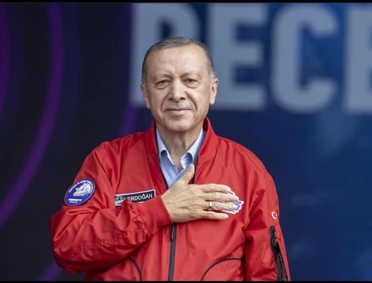 ismailovet's tweet photo. Millete hizmet yolculuğumuz #3Kasim2002’de basladi

“iktidara geldiği günden beri ortaya koyduğu hizmetlerle Türkiye'ye her konuda çağ atlatan tek parti AK Parti”
#MilleteHizmette21Yıl

Davamizi 2023, 2053 ve 2071 hedeflerine hepbirlikte taşıyacağız
#DurmakYokYolaDevam @RTErdogan https://t.co/v0QopgtJh4
