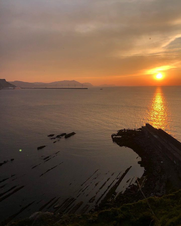 visitbiscay's tweet photo. ¿Quieres hacer una ruta espectacular?
El paseo de #PuntaGalea transcurre por imponentes acantilados y unas playas salvajes impresionantes😲
Runs along impressive cliffs and wild beaches😲
Itsaslabar izugarrietatik eta hondartza basati ikaragarrietatik igarotzen da😲
📸piiilu https://t.co/ogQickVqsA