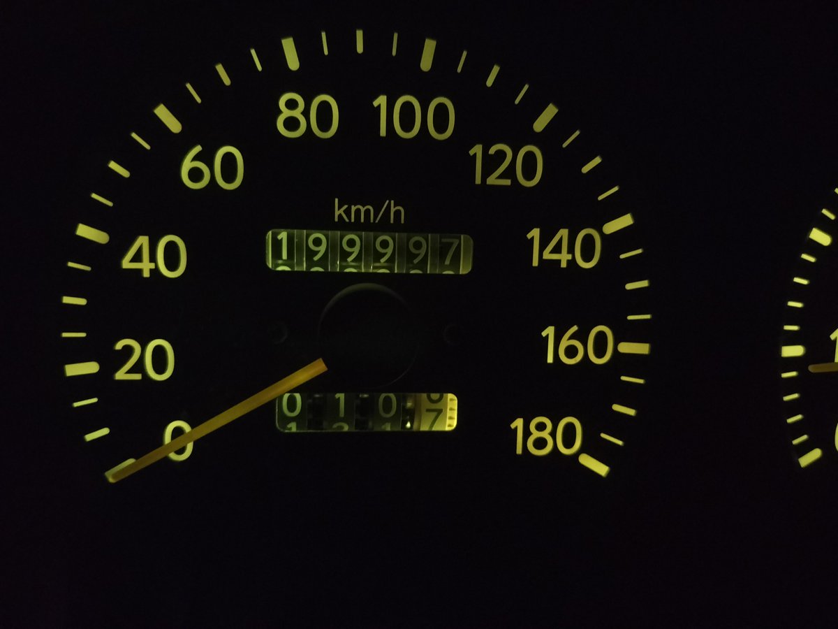 apex_ae92's tweet photo. あと3キロメートル
#200000km
#20万キロ
#ae111 https://t.co/HTuzTCyhIb