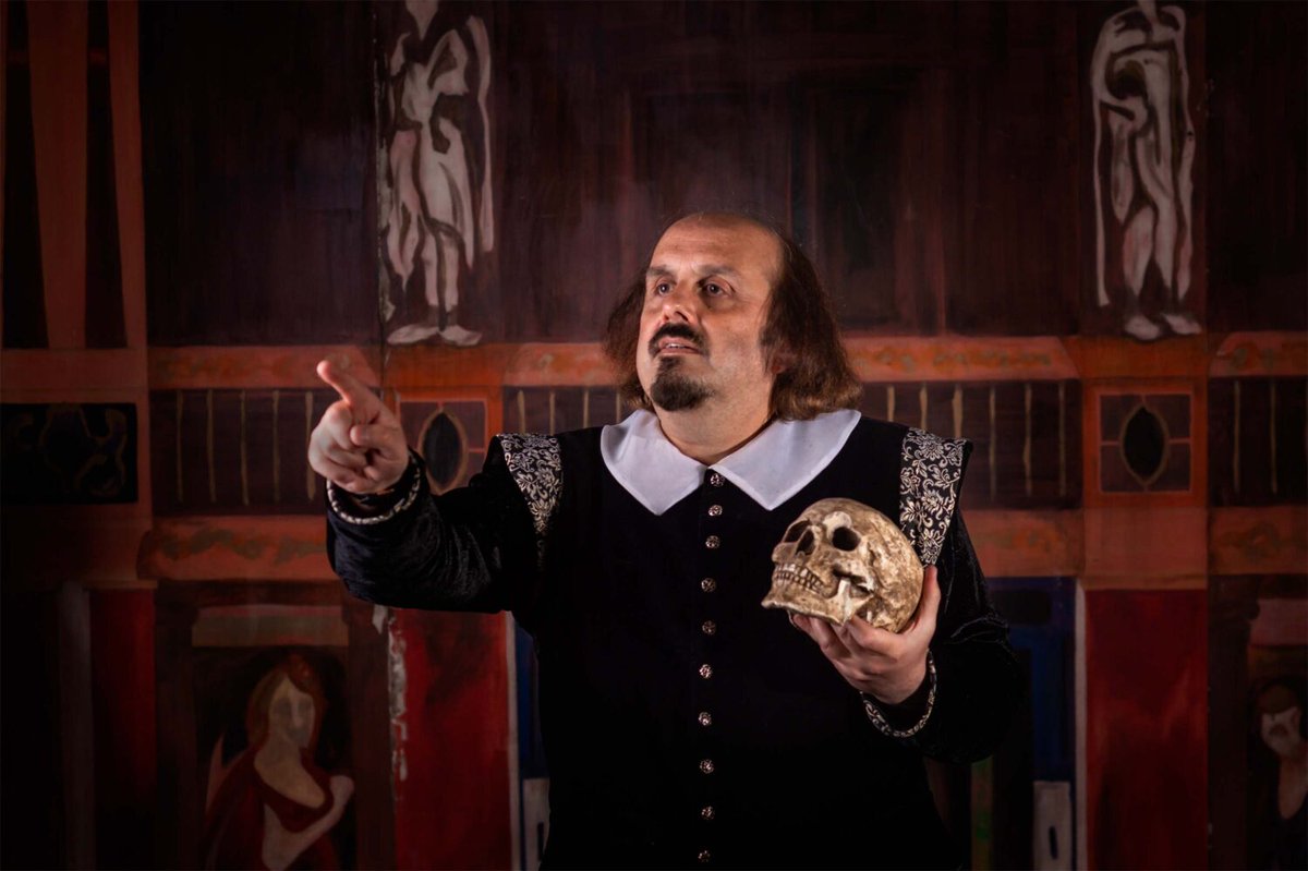 Join us tomorrow for our popular Shakespeare tours through Stratford-upon-Avon! Master Shakespeare* has come back through time and will guide you through his beloved town of Stratford upon Avon every Saturday at 2pm. #shakespearetours #stratforduponavon #thingstodowiththekids