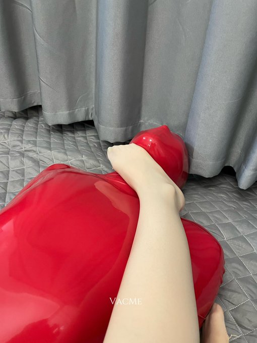 下一个视频👇 #latex #真空袋 #木乃伊 #真空床 #vacbed #乳胶衣 #rubber #bondage #encasement #榨精 https://t.co/9dHE9PXmf6<a href="/tag/latex"class="tags">#latex</a><a href="/tag/%E7%9C%9F%E7%A9%BA%E8%A2%8B"class="tags">#真空袋</a><a href="/tag/%E6%9C%A8%E4%B9%83%E4%BC%8A"class="tags">#木乃伊</a><a href="/tag/%E7%9C%9F%E7%A9%BA%E5%BA%8A"class="tags">#真空床</a><a href="/tag/vacbed"class="tags">#vacbed</a><a href="/tag/%E4%B9%B3%E8%83%B6%E8%A1%A3"class="tags">#乳胶衣</a><a href="/tag/rubber"class="tags">#rubber</a><a href="/tag/bondage"class="tags"><span>#bondage</span></a><a href="/tag/encasement"class="tags"><span>#encasement</span></a><a href="/tag/%E6%A6%A8%E7%B2%BE"class="tags"><span>#榨精</span></a>