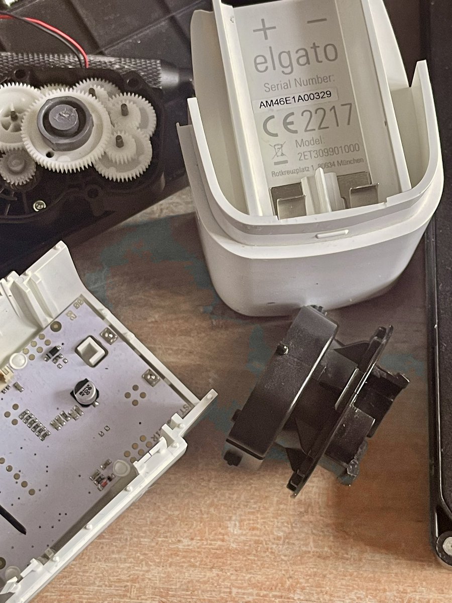 Opspin's tweet photo. @meeteve is it possible to buy a replacement for the plastic part that clicks onto the radiator, it keeps falling off because one of the prongs are broken. https://t.co/U4uLzoL1ci