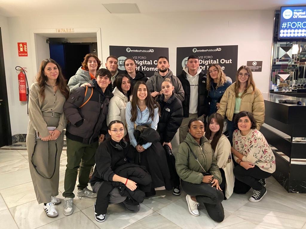 Iesfedericafuen's tweet photo. Asistimos al VII FORO DIGITAL OUT OF HOME
#foroDOOH
Muchas gracias @PdelaPublicidad
#fp #soyfp #datsur #comunidaddemadrid #formacionprofesional #comunidaddemadrid https://t.co/xisIR5P8iX