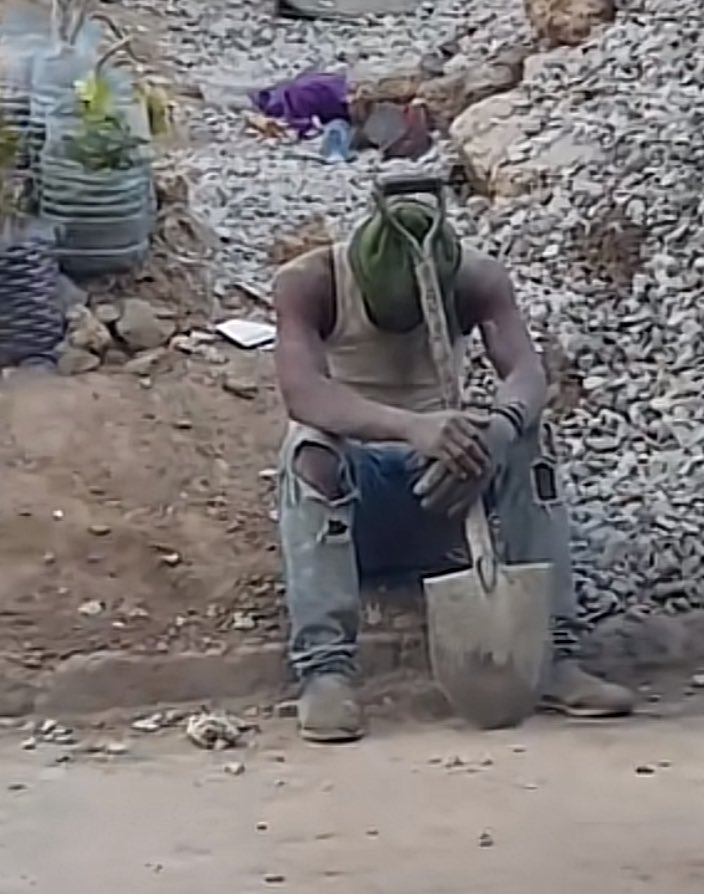 AdvoBarryRoux's tweet photo. Being a man is rough! After this someone’s daughter will call him stingy. May God bless all the hustlers out there 🙏🏾 https://t.co/azUd3jOc5f