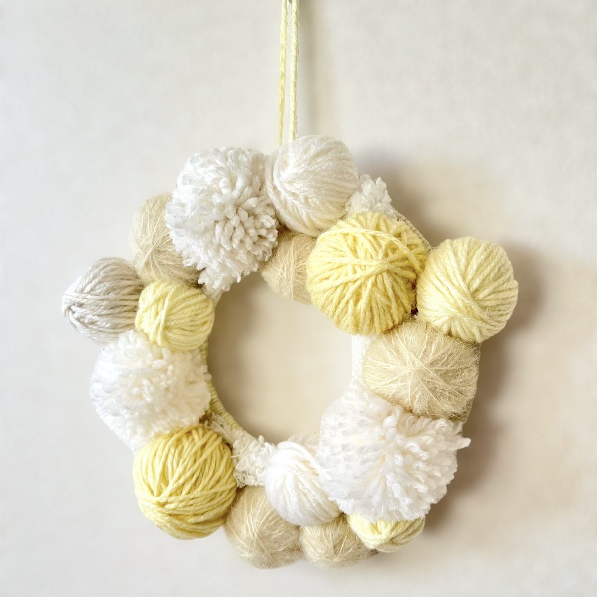 hand00made's tweet photo. オーダーもいただけて
ありがたい限り。

全て一点ものです💛💛

#クリスマスリース https://t.co/Z127pI92YA