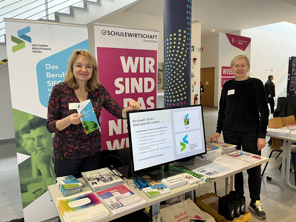 SW_Deutschland's tweet image. Wir sind dabei und freuen uns auf viele gut Gespräche! #digitalinsights @berufwahlsiegel @SiemensDE @SAPNextGen #berufsorientierung