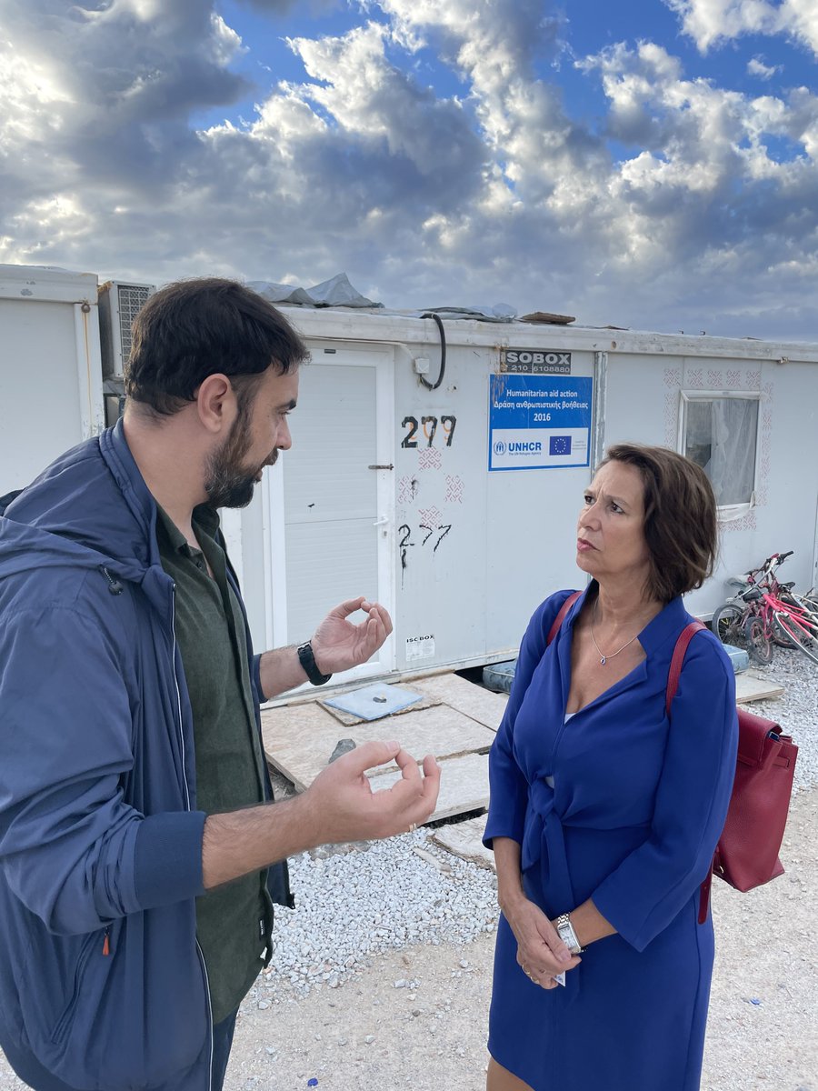 In #Greece 🇬🇷, #Swiss 🇨🇭State Secretary @SchranerBurgen1 visited the refugee camp in #Lesbos together with #UNHCR Coordinator Theodoros Alexellis. Thank you for very interesting insights into the situation of asylum seekers arriving from #Afghanistan, #Yemen and other countries.