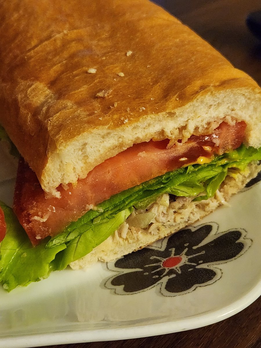 LisaGuylee's tweet photo. @YourMorning I take sandwich building VERY seriously. Melted. Structurally sound. Delicious. https://t.co/KklZ46YMS0