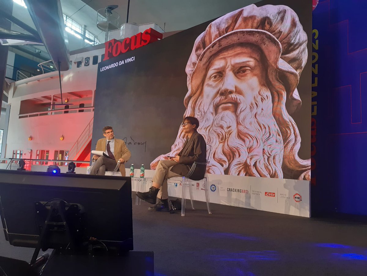 CNRsocial_'s tweet photo. #3novembre al @Museoscienza #Milano
#FocusLIVE - Visioni dal futuro
La Presidente @MC_Carro dialoga con il giornalista di
@Focus_it, @igiamma, sulle attività e le ricerche più promettenti dell'Ente, con un'attenzione particolare alle celebrazioni del #centenarioCNR
💯#CNR100 https://t.co/OJ7Fdc10C1