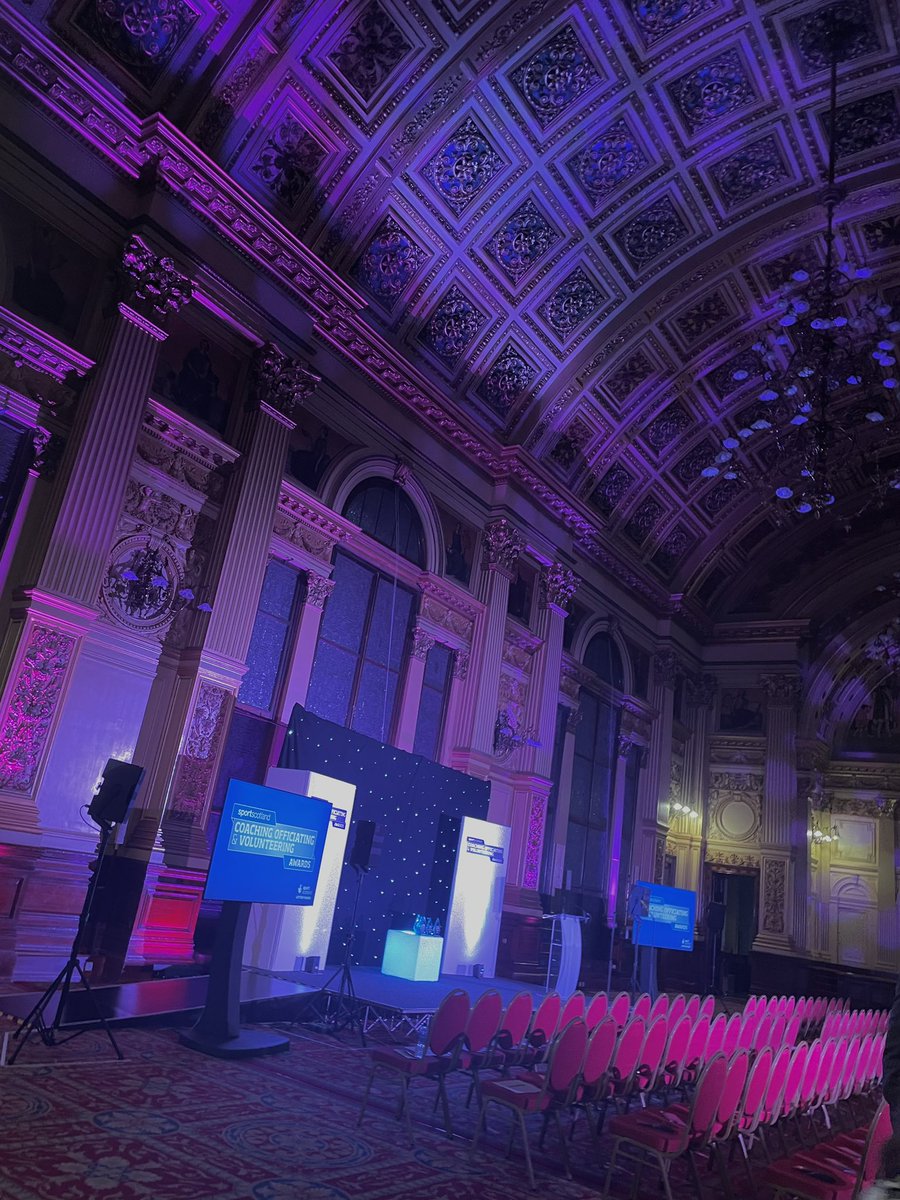 FaatimaGardee's tweet photo. Got to hear some really inspiring stories at the @sportscotland #COVawards last night and was honoured to present the Volunteer of the Year award! 😊🙌🏼

#COVawards #YPSP #SportPanel https://t.co/iPCw9b3vIn