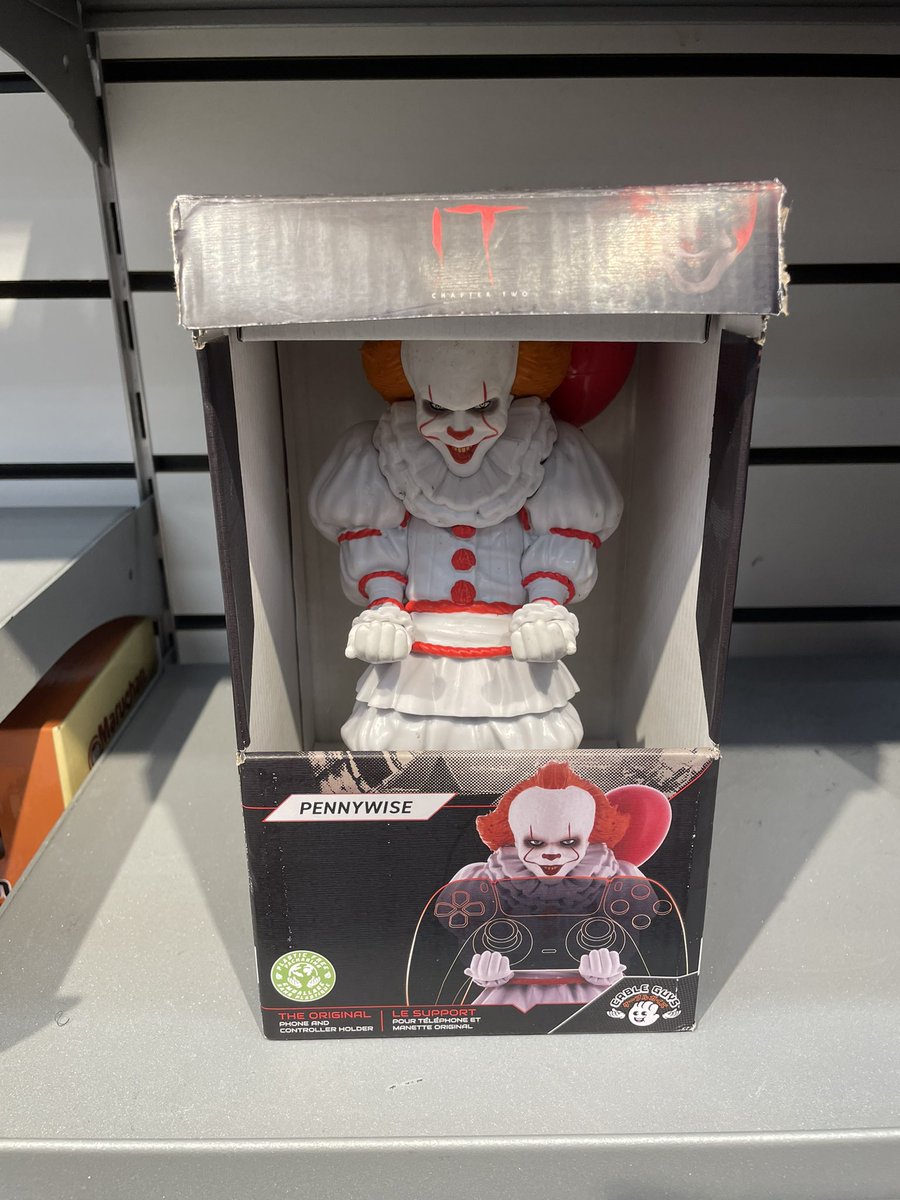 Now this is a cool controller holder!!!! #pennywise #pennywisethedancingclown #gamer #gamergirl #GamerGram #GamerLife
