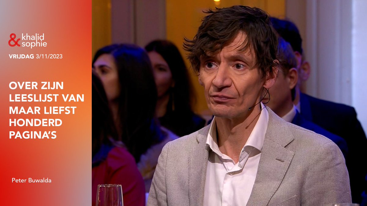 Peter Buwalda houdt op zijn computer een enorme lijst bij van boeken die hij nog graag wil lezen. Vanavond schuift de schrijver aan over zijn enorme honger naar boeken en vertelt hij over zijn leeslijst van maar liefst honderd pagina's. #KhalidenSophie