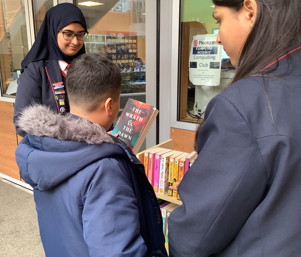 PleckgateHigh's tweet photo. 📚This week saw the opening of our Pop Up Library at lunch in the Year 11 Winter Garden.
Thank you to our pupil librarians who will be running the Pop Up Library on a weekly basis.
#PleckgateHigh https://t.co/wGYmNvvwEB