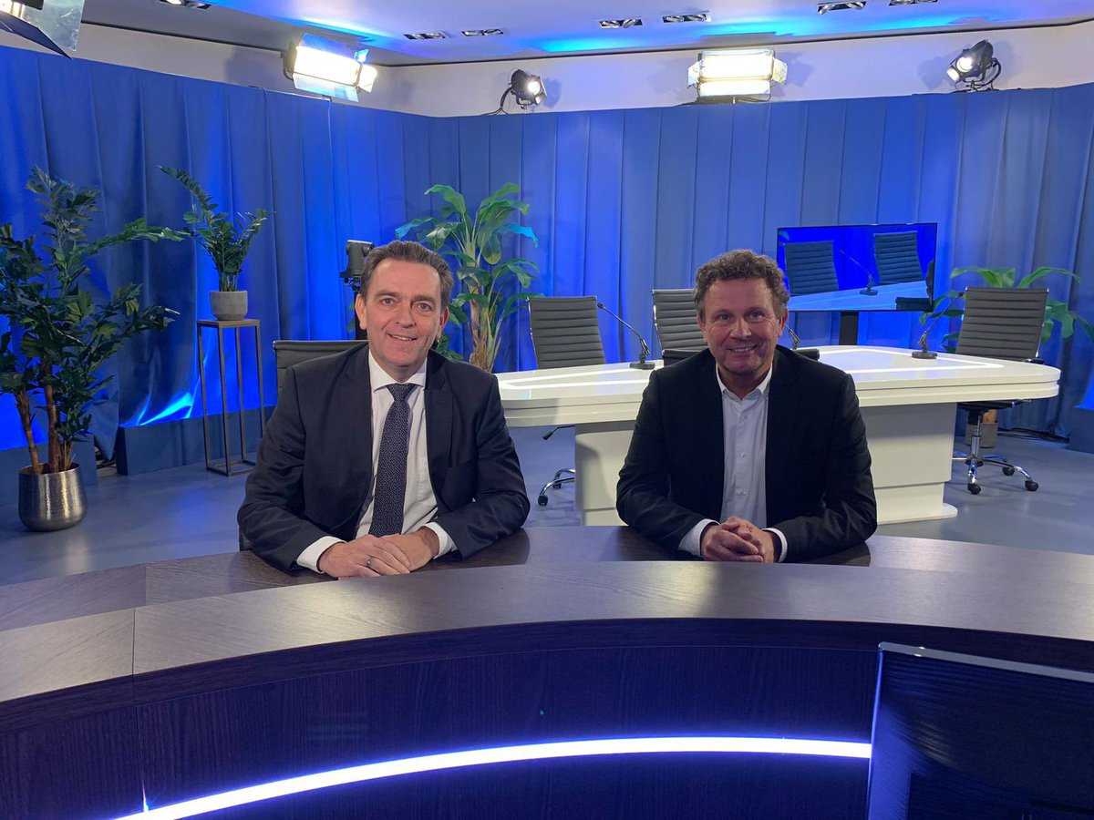 MichelBezuijen's tweet photo. Afgelopen week bedrijfsbezoeken bij twee mooie Zoetermeerse bedrijven. Bourgonje Beeld en Geluid een audiovisueel bedrijf en @Aumatics een ICT bedrijf. Leuke gesprekken en trots op deze ondernemers! https://t.co/5Zj6D2zju6