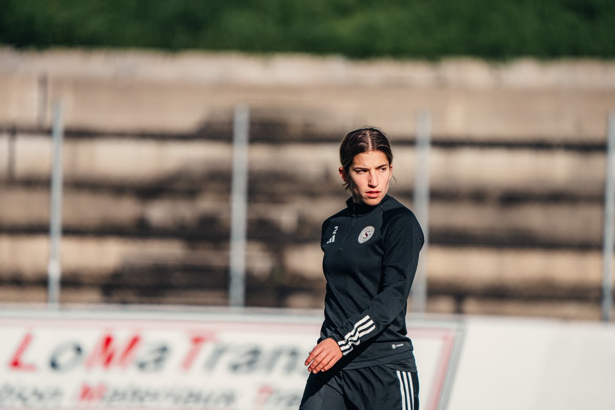 𝐀𝐛𝐨𝐮𝐭 𝐭𝐡𝐢𝐬 𝐦𝐨𝐫𝐧𝐢𝐧𝐠 📸

Dernière préparation avant la réception de Thoune demain à la Fontenette 💪🔥

#NotreVilleNotreClub