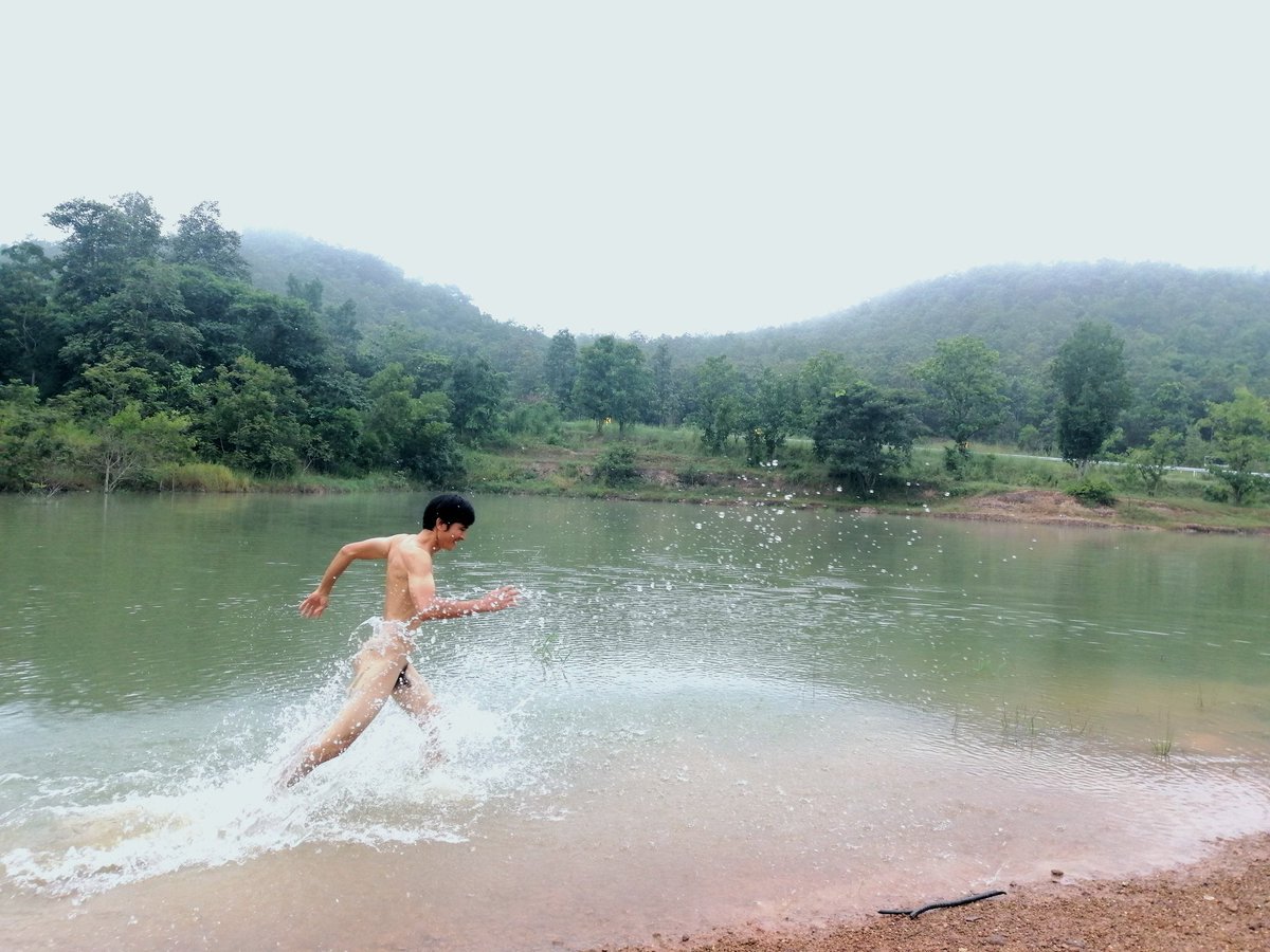 เล่นคนเดียว น้ำยังแตกกระจายขนาดนี้ 😆⛰️🌳🌲☁️❤️