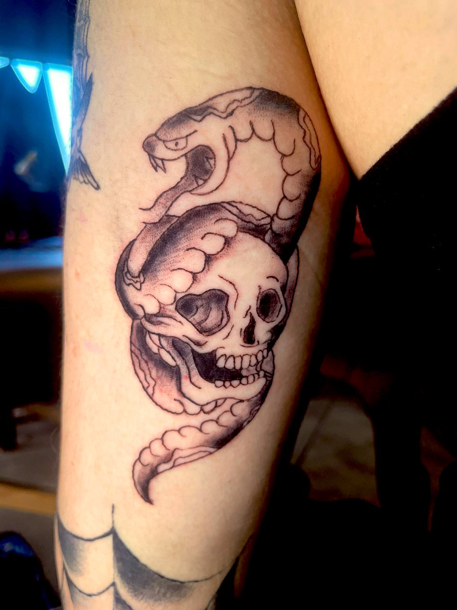 rinrin7100's tweet photo. #tattoos  #tattoo  #tattooart 
 #タトゥー  #見習い彫り師  #北九州 
 #若松  #モニター募集 https://t.co/bytZWXw5Yg