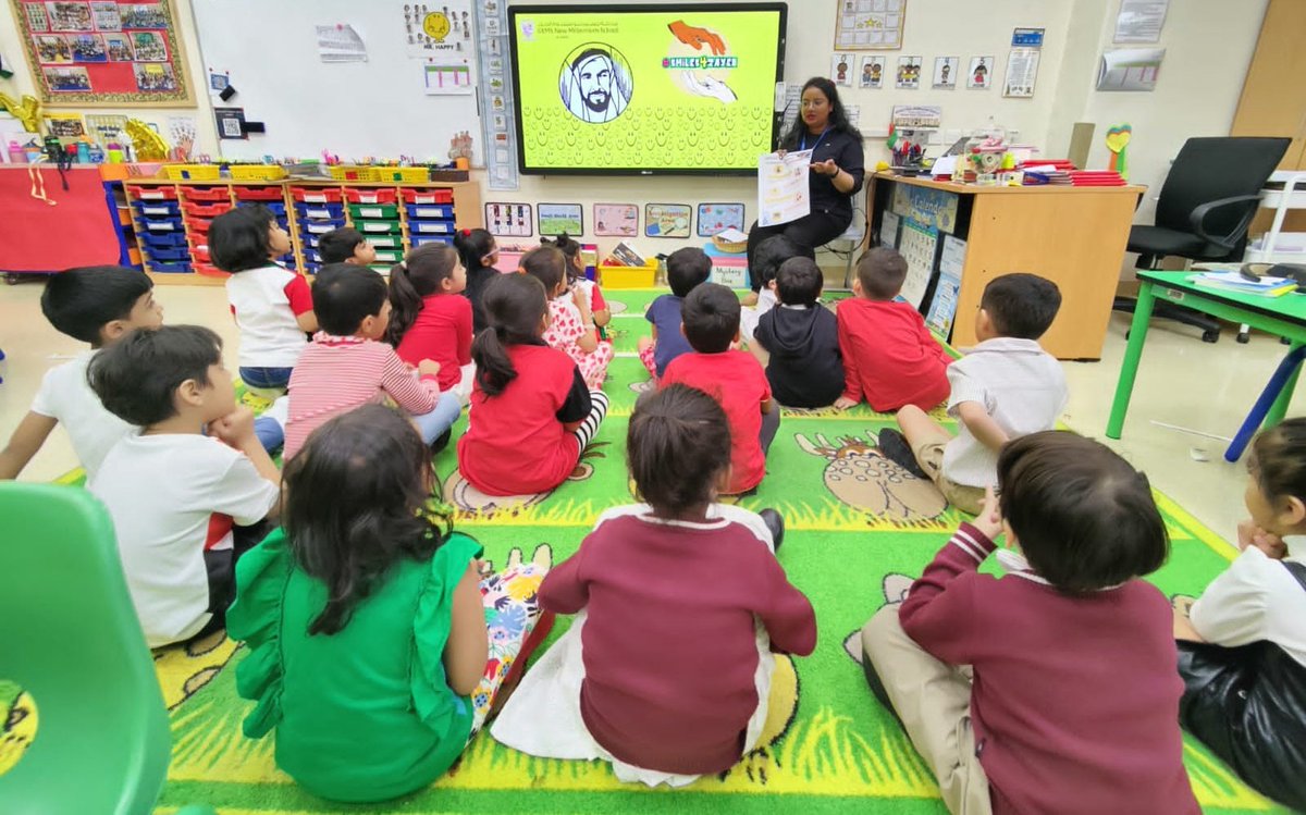 StaceyJudith's tweet photo. Learning more about the #Smiles4Zayed challenge so that we can do our part in making our community a happy and positive place for everyone! 😄 #KG1DCuriousCats😻 #S4Z @NMSKindergarten @MichelleVerghe1 @gemsnms_alkhail https://t.co/NqA7s31Vti