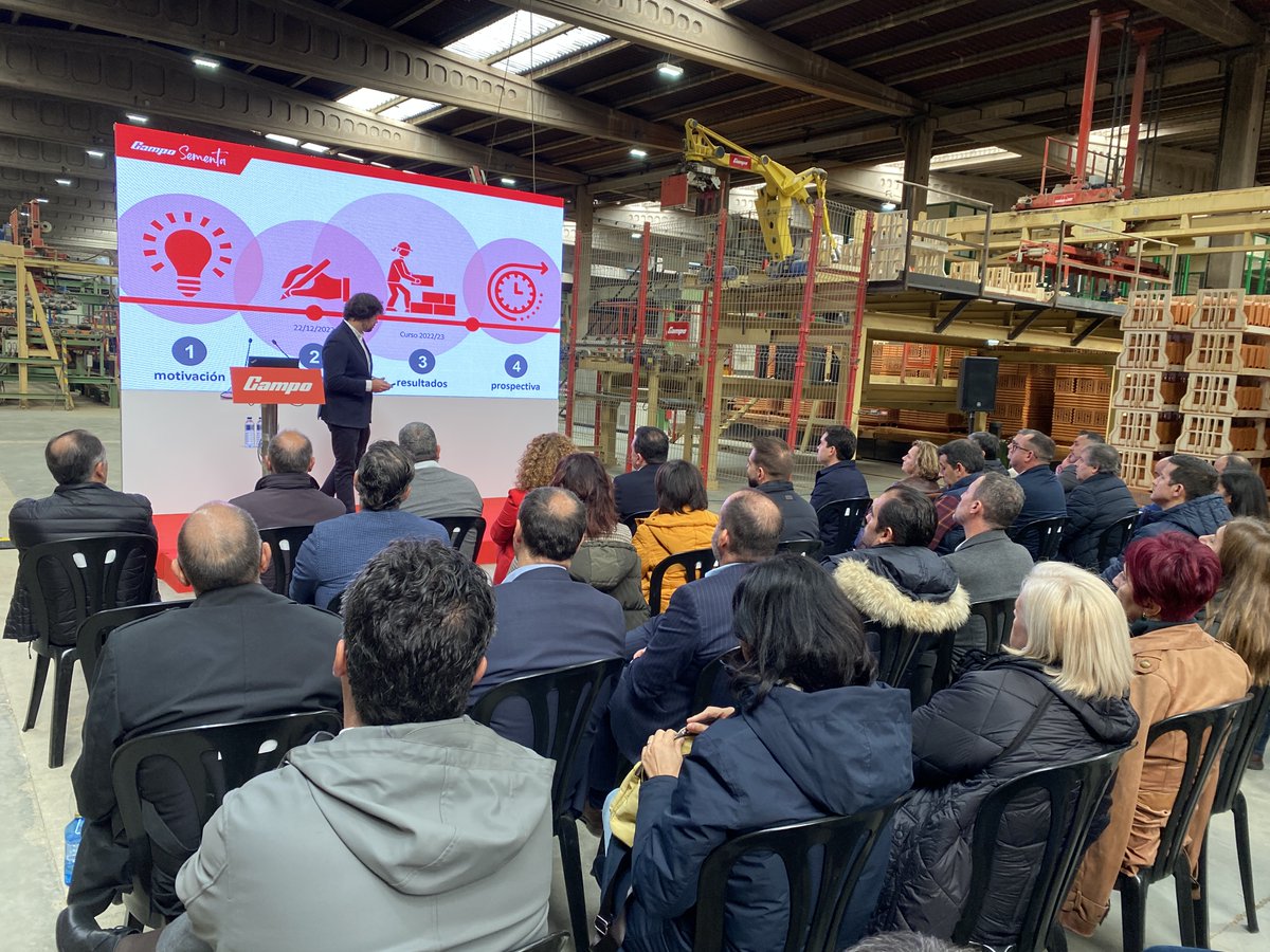 BannisterGL's tweet photo. 🧱 Esta semana hemos estado con @CampoComunica para ayudarles con la presentación de su #programa de apoyo a la formación 'Campo Sementa', una iniciativa que pone el foco en la inserción laboral y en la formación continua en el sector de la #construcción 👷 https://t.co/KQqlESfpaB