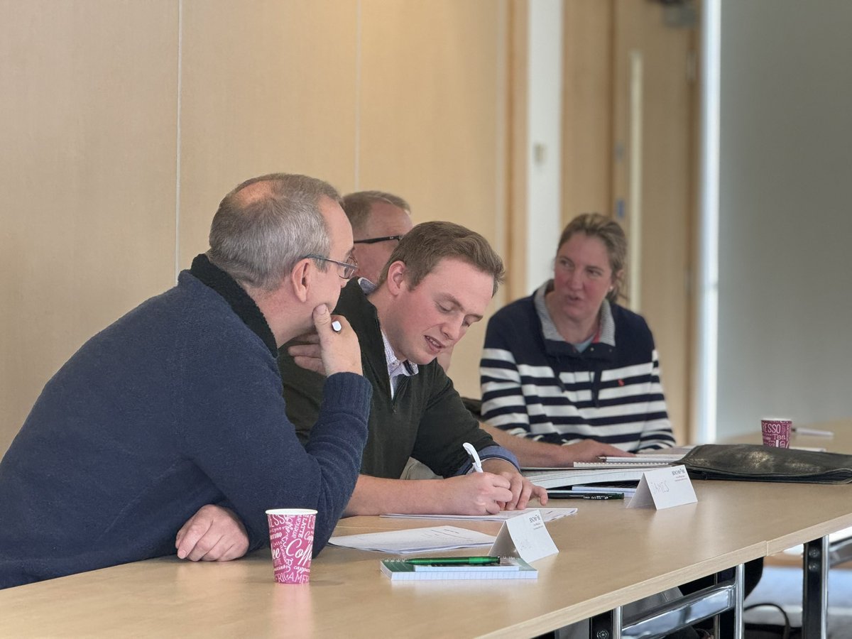 🚜 | Midlands Farming Ambassadors 

Great to have fantastic members from across the region at <a href="/NFUtweets/">National Farmers' Union</a> HQ taking part in our flagship training course

Want to expand your horizons with chairperson, media, presentation and social media training? DM <a href="/JPeckNFU/">James Peck</a> for details!